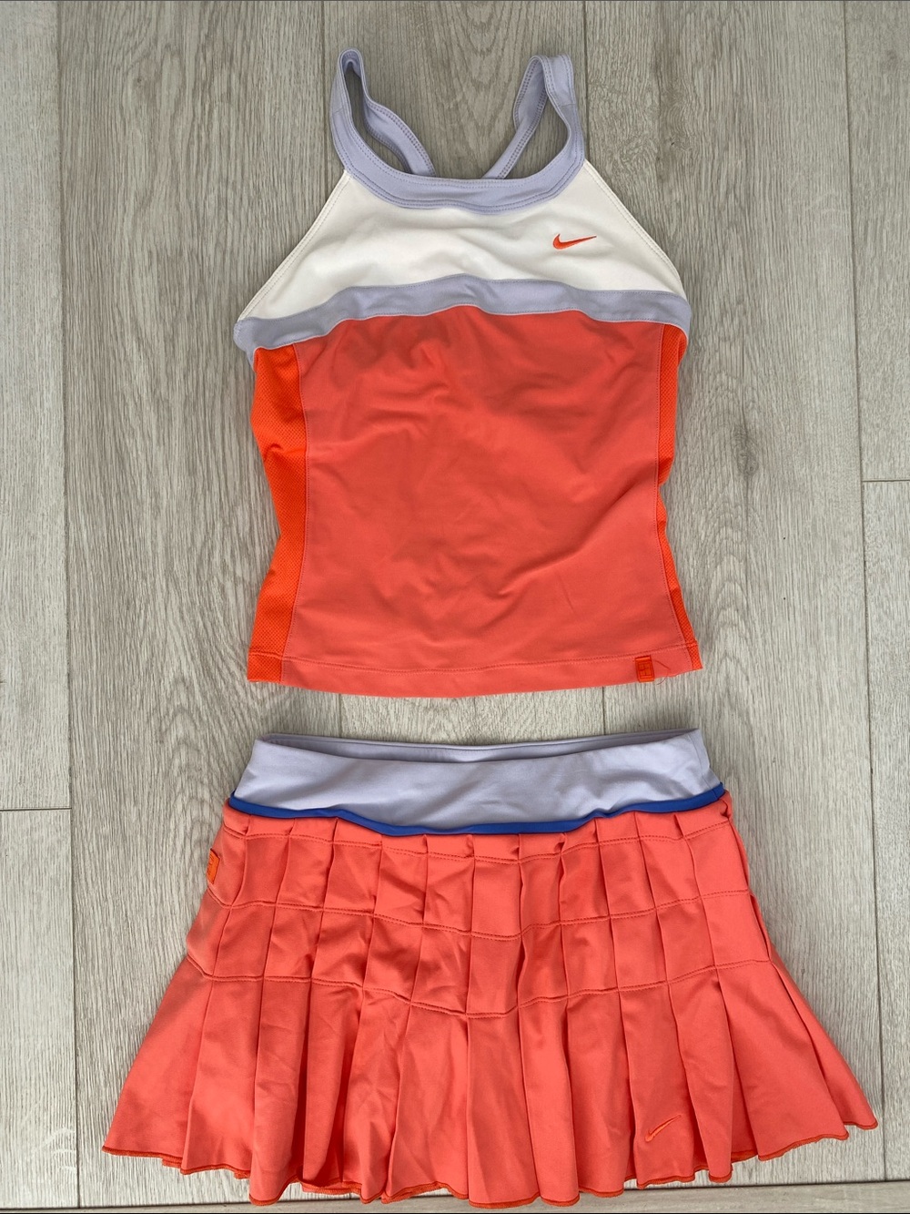 Nike women’s Coral & blue Tennis tank & skirt/Skort Set size XS